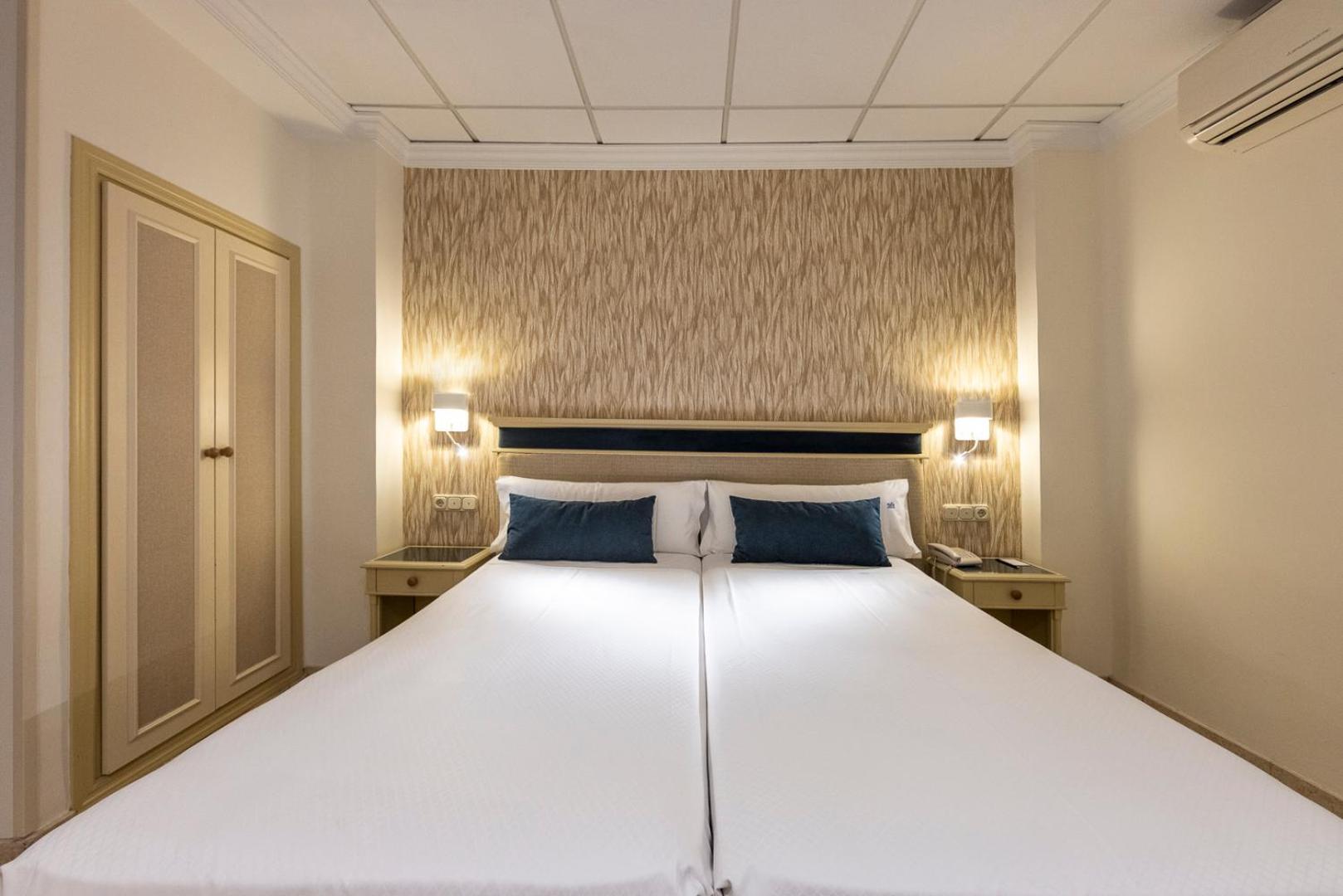 Hotel Sacromonte 3*